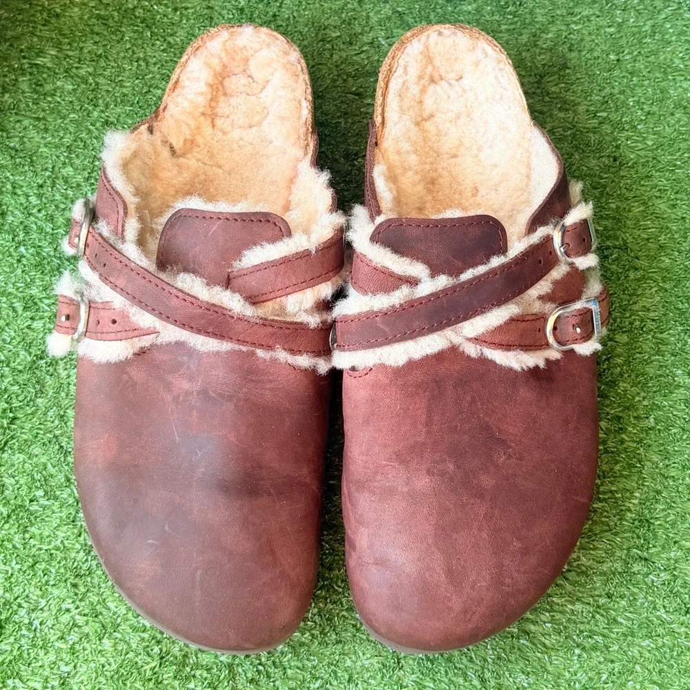Birkenstock Blair Oiled Leather Shearling Women’s Clogs - Picture 2 of 11